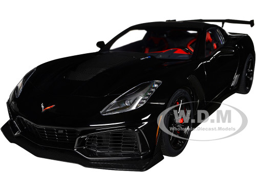 2019 Chevrolet Corvette C7 ZR1 Black with Carbon Top 1/18 Model
