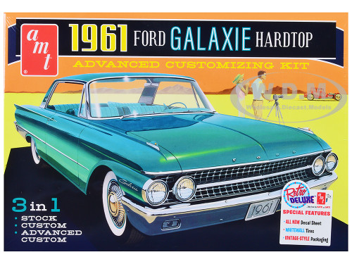 Skill 2 Model Kit 1961 Ford Galaxie Hardtop 3 in 1 Kit 1/25 Scale Model AMT AMT1430