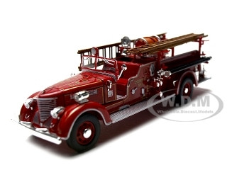 1939 Packard Fire Engine Car Red 1/32 Diecast Model Car Signature Models 32400