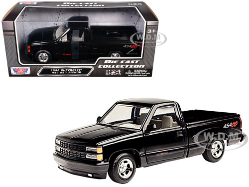 1992 Chevrolet Pickup SS 454 Black 1/24 Diecast Car Model Motormax 73203
