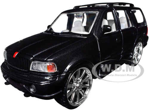 1998 Lincoln Navigator Black Metallic with White Interior Maxx Design American Classics Series 1/24 Diecast Model Car Motormax 73227BLK
