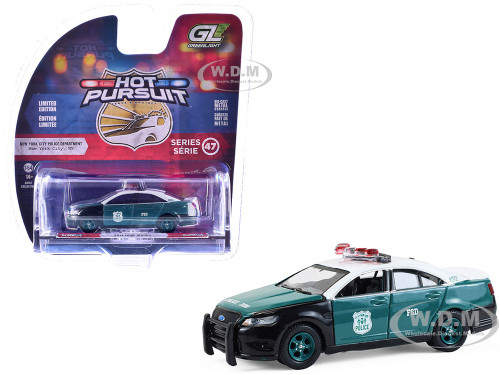 2014 Ford Taurus New York Police Department NYPD Vintage Tribute Livery Green and Black with White Top Hot Pursuit Series 47 1/64 Diecast Model Car Greenlight 43050B