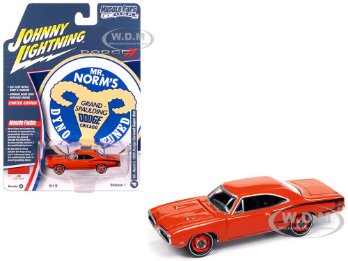 1970 Dodge Coronet Super Bee Mr Norm s Hemi Orange with Black Stripes Muscle Cars USA Series 1/64 Diecast Model Car Johnny Lightning JLMC034-JLSP384A