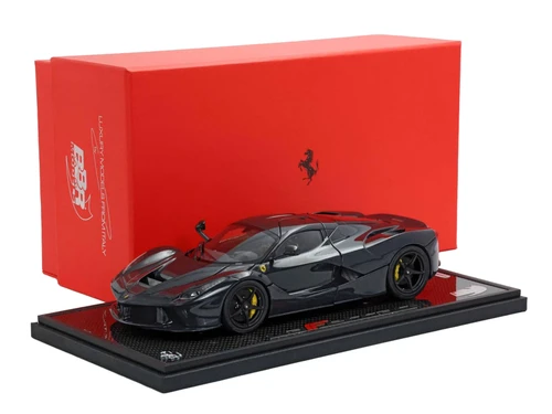 Ferrari LaFerrari Full Carbon Fiber With Display Case Limited Edition to 200 pieces Worldwide 1/18 Diecast Model Car BBR BBR182244A