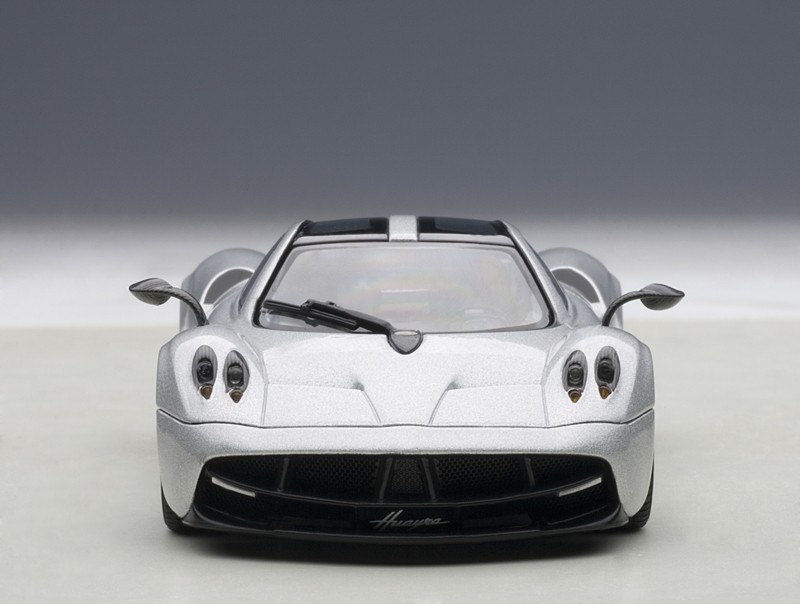 Pagani Huayra Metallic Silver 1/43 Diecast Model Car Autoart 58206