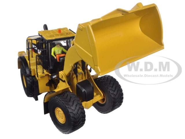 CAT Caterpillar 982M Wheel Loader with Operator High Line Series 1