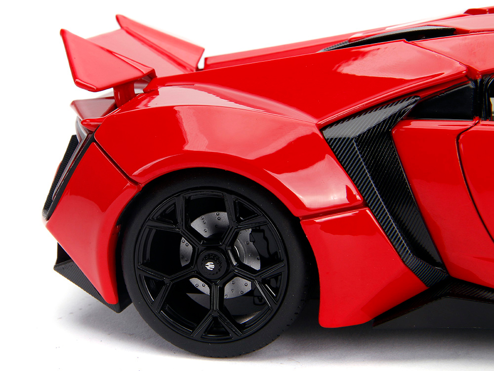 Lykan Hypersport Red Lights Dom Figurine Fast & Furious Movie 1/18