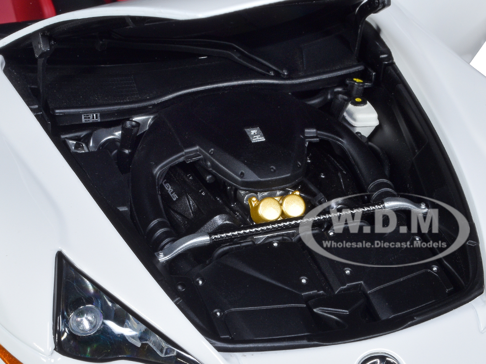 Lexus LFA Whitest White Carbon Top 1/18 Model Car Autoart 78851