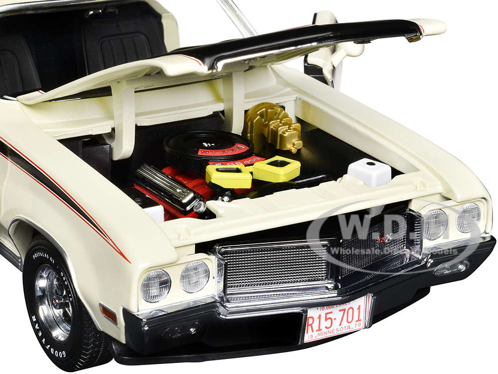 1970 Buick GSX 1/18 Diecast Model Car Sun Star SS-5701