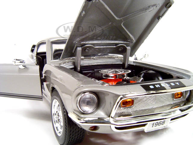 1968 Shelby GT 500KR Silver 1/18 Diecast Model Car Road Signature