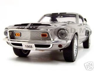 1968 Shelby GT-500KR ミニカー1/18 1968 Shelby GT 500KR Silver 1/18 Diecast Model Car Road Signature