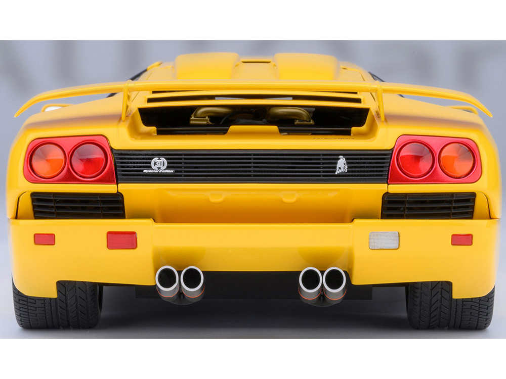 Lamborghini Diablo SE30 Jota Superfly Yellow 1/18 Model Car by Autoart