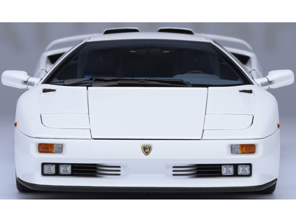 Lamborghini Diablo SE30 Jota Impact White 1/18 Model Car by Autoart
