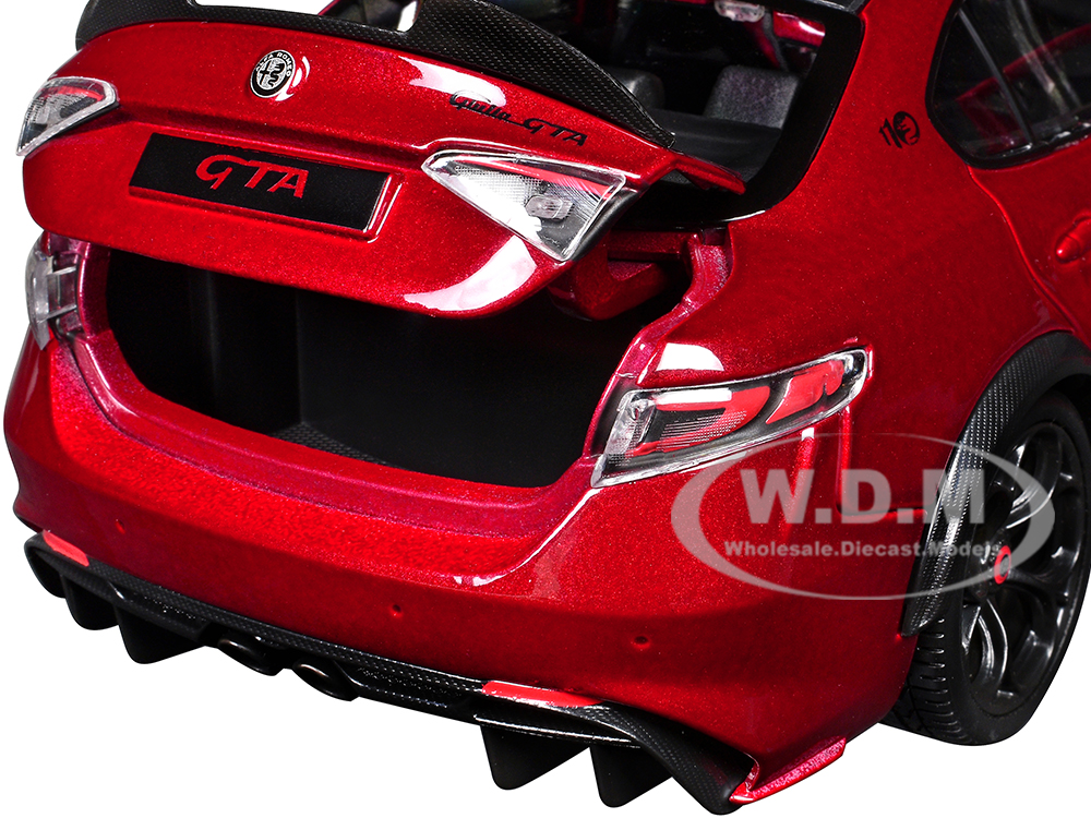 Alfa Romeo Giulia GTA Red Metallic with Carbon Top 1/18 Diecast