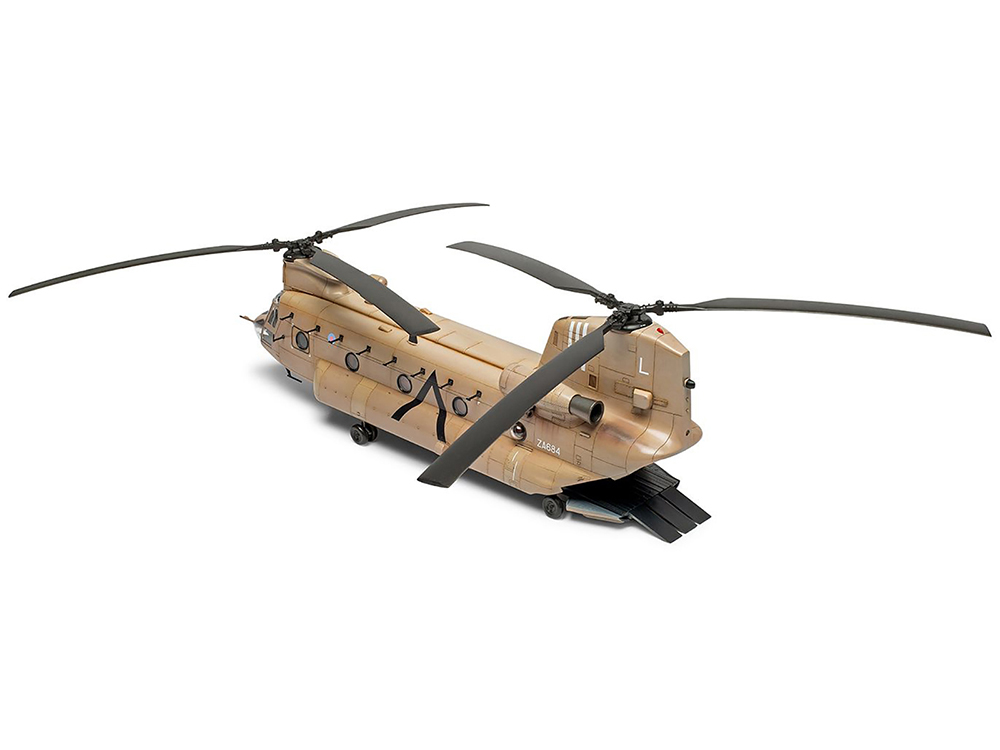 Level 3 Model Kit Boeing Chinook HC.1 Helicopter with 2 Scheme