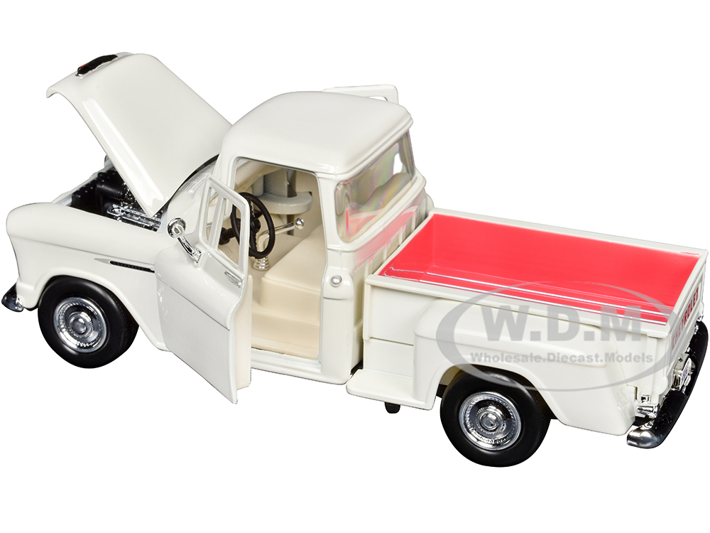 模型車gm1955、pickup chevroet ホワイト liceneo 1955 Chevrolet 3100 Stepside Pickup Truck Cream with White