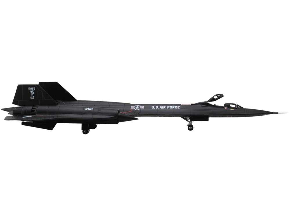 Lockheed SR-71B Blackbird Stealth Aircraft 