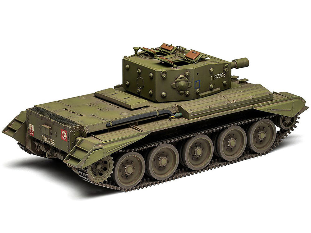 Level 3 Model Kit Cromwell Mk.IV / Mk.VI Cruiser Tank with 2