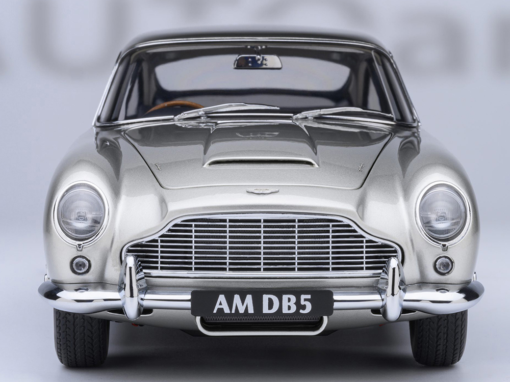 Aston Martin DB5 RHD (Right Hand Drive) Birch Silver 1/18 Model