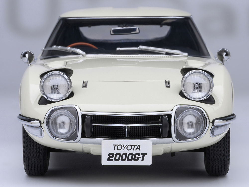 1967 Toyota 2000GT RHD (Right Hand Drive) White 1/18 Model Car by