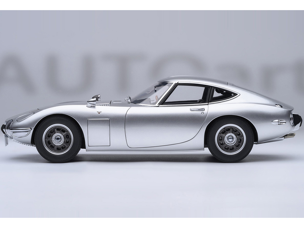 1967 Toyota 2000GT RHD (Right Hand Drive) Silver Metallic 1/18