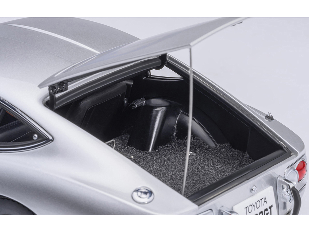 1967 Toyota 2000GT RHD (Right Hand Drive) Silver Metallic 1/18