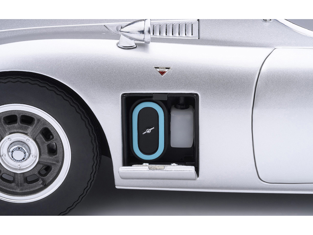 1967 Toyota 2000GT RHD (Right Hand Drive) Silver Metallic 1/18