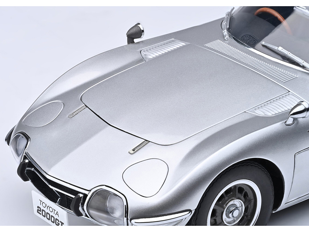 1967 Toyota 2000GT RHD (Right Hand Drive) Silver Metallic 1/18