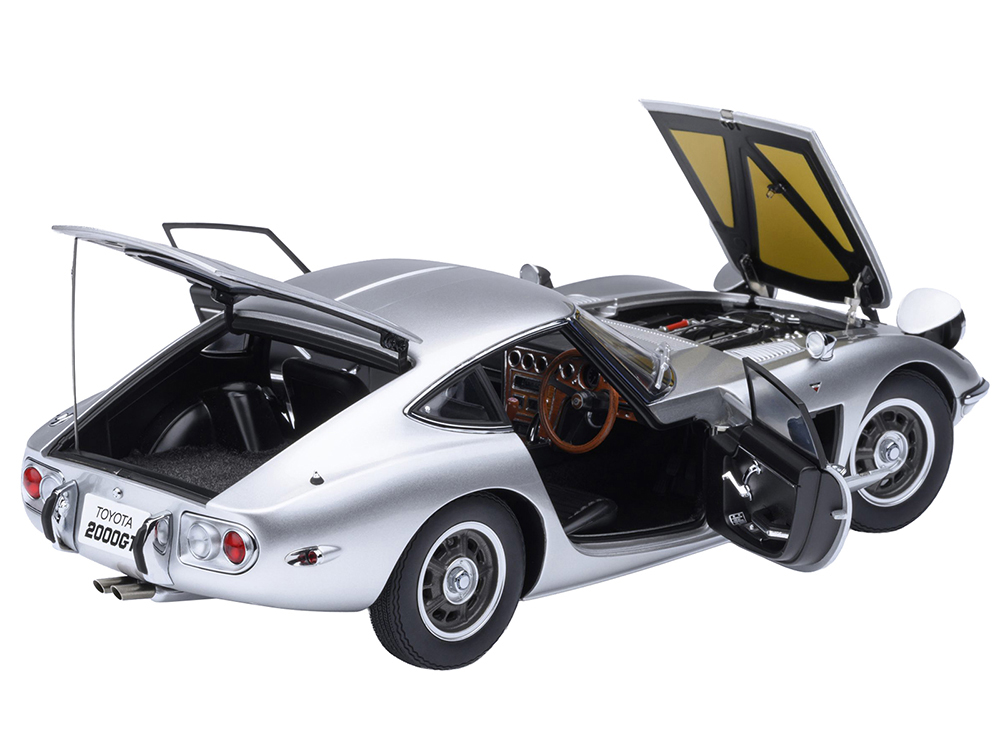 1967 Toyota 2000GT RHD (Right Hand Drive) Silver Metallic 1/18