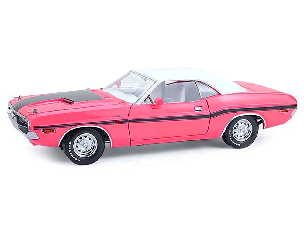1970 Dodge Challenger R/T 440 Six Pack Panther Pink with Black