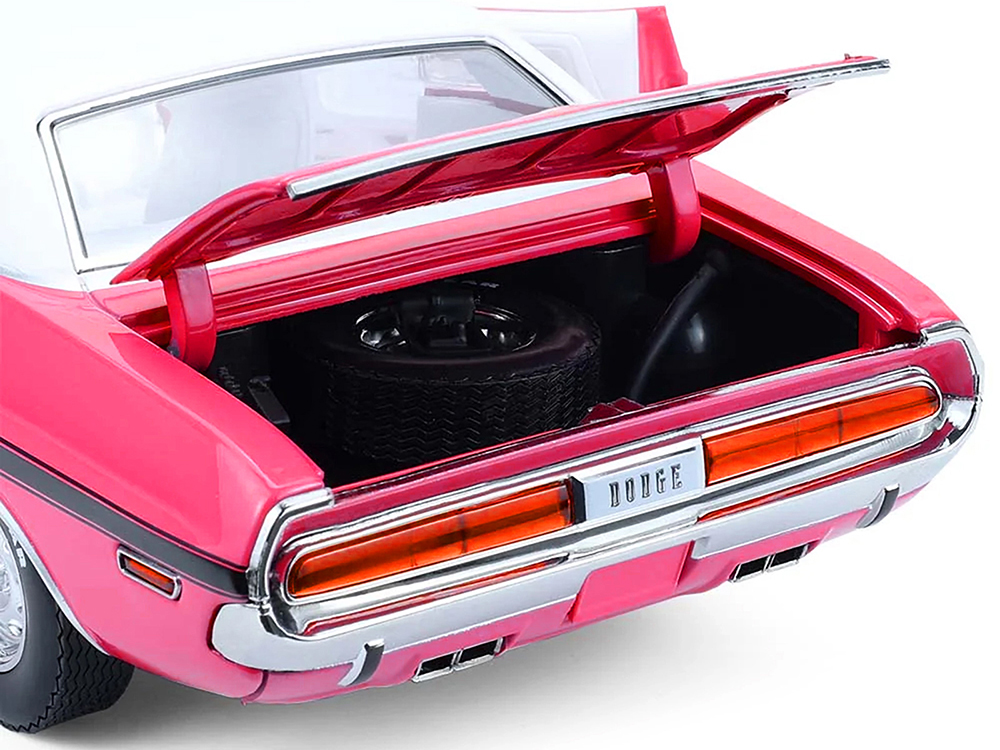 1970 Dodge Challenger R/T 440 Six Pack Panther Pink with Black