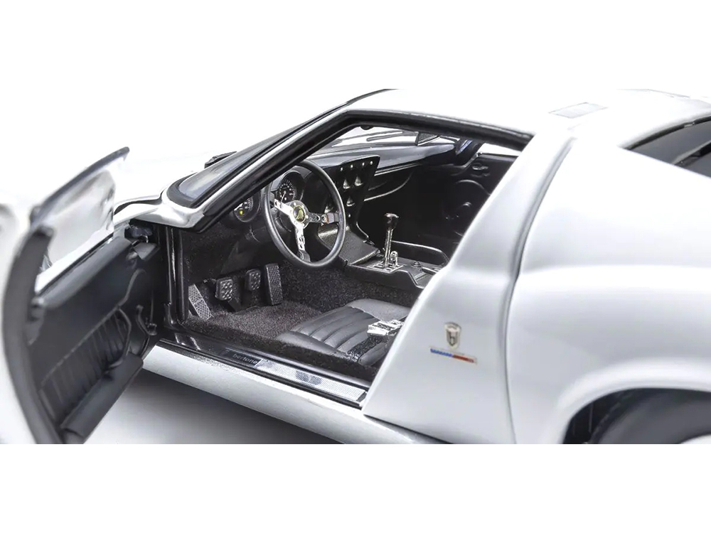 Lamborghini Miura P 400 White 1/18 Diecast Model Car by Kyosho