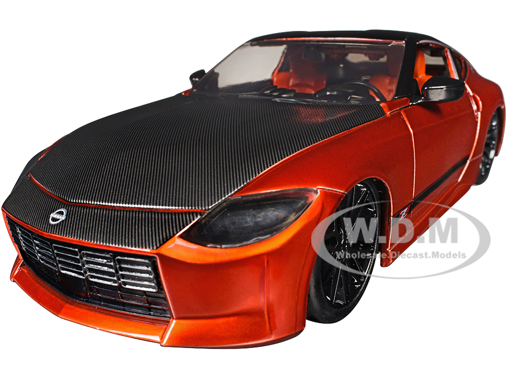  Z1 Art Car ミニカー1/24 2023 Nissan Z Orange Metallic with Carbon Hood and Black Top 