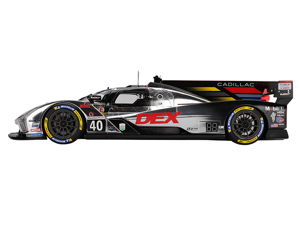 Cadillac V-Series.R #40 Louis Deletraz - Kamui Kobayashi - Jordan