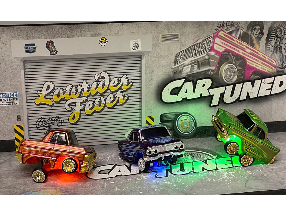 Lowriders Show Glow