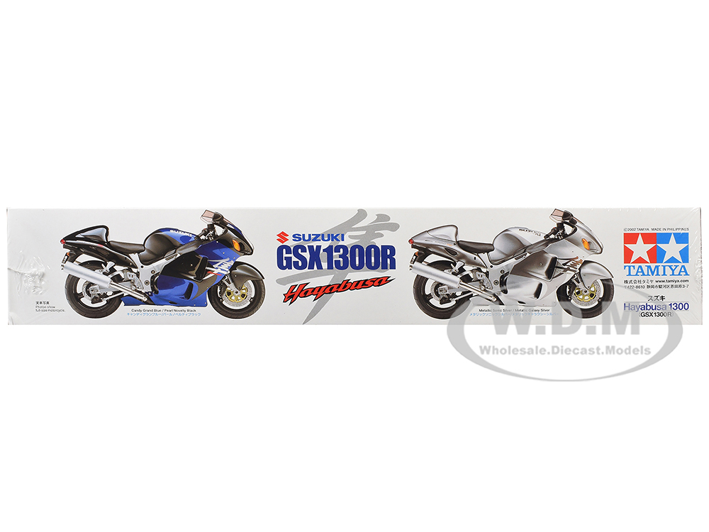 Model Kit Suzuki GSX1300R Hayabusa Motorcycle 1/12 Scale Model by