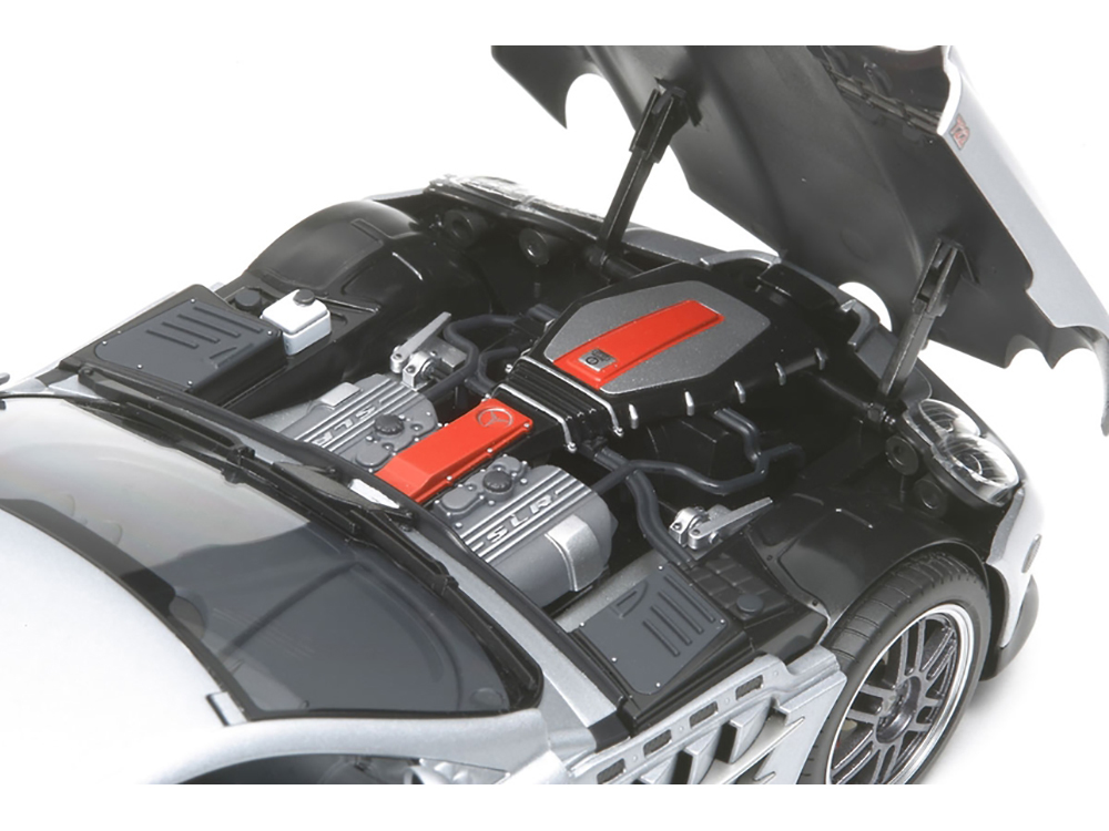Model Kit Mercedes-Benz SLR McLaren 722 Edition 1/24 Scale Model
