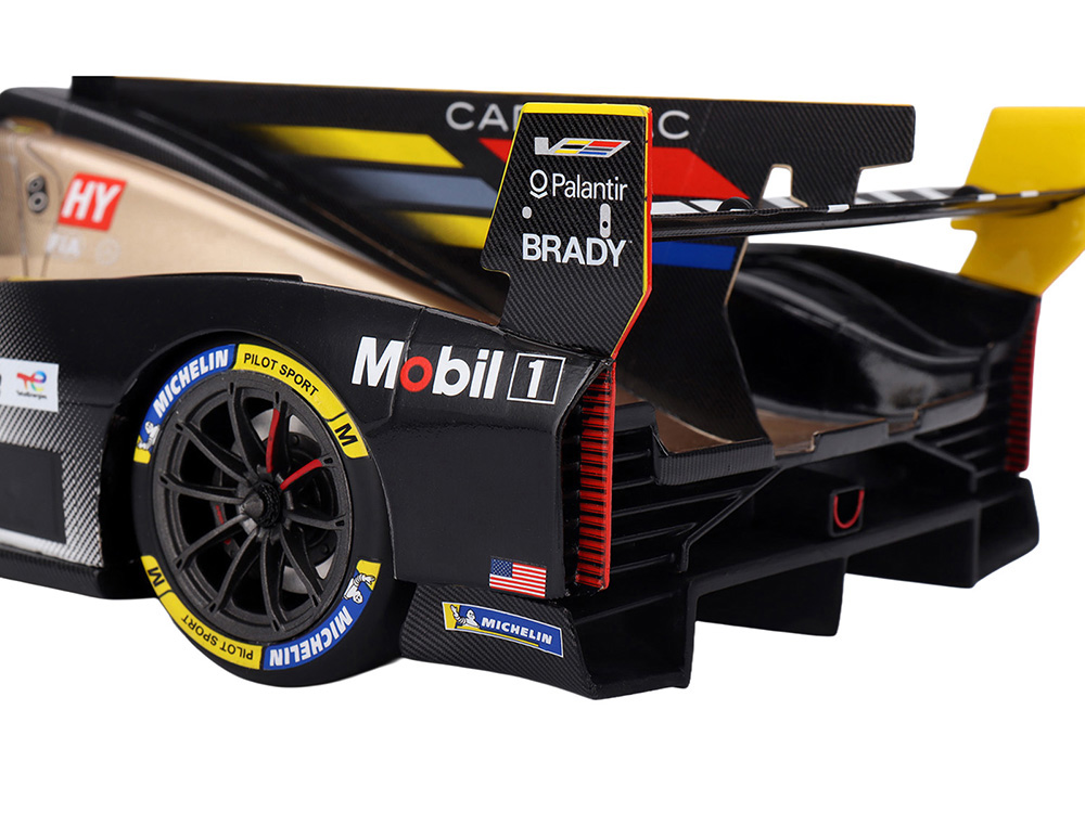 Cadillac V-Series.R #38 Earl Bamber - Sebastien Bourdais - Jenson