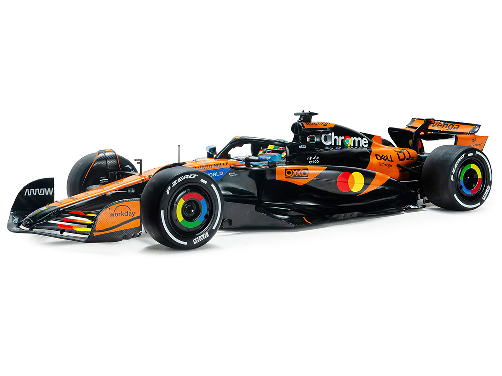 McLaren MCL39 #81 Oscar Piastri 