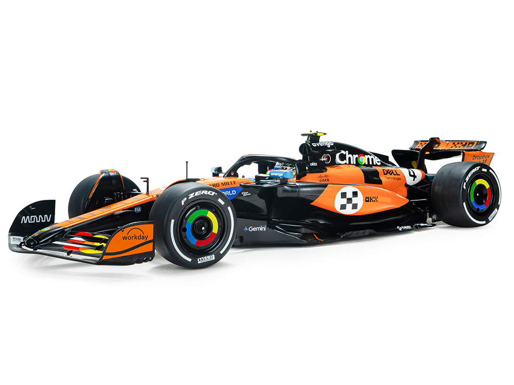 McLaren MCL39 #4 Lando Norris 