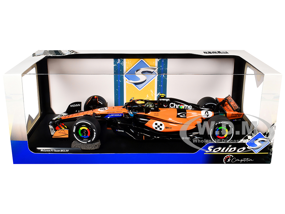 McLaren MCL39 #4 Lando Norris 
