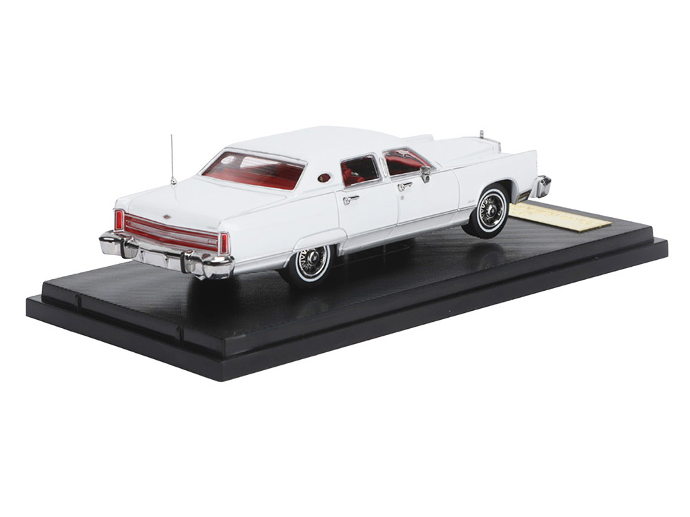 1979 Lincoln Continental Town Car White with Red Interior 1/64