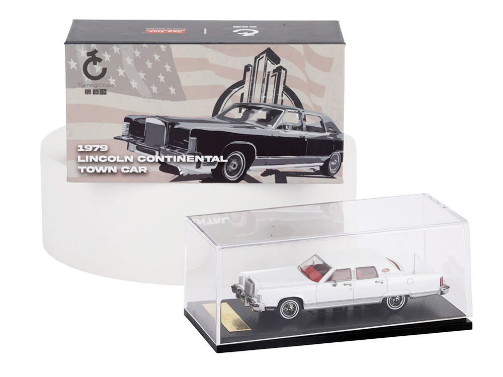 1979 Lincoln Continental Town Car White with Red Interior 1/64