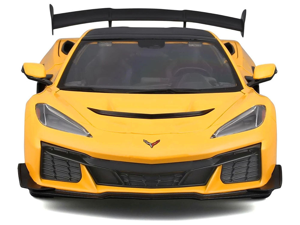 Chevrolet Corvette ZR1 Coupe Yellow with Carbon Top 