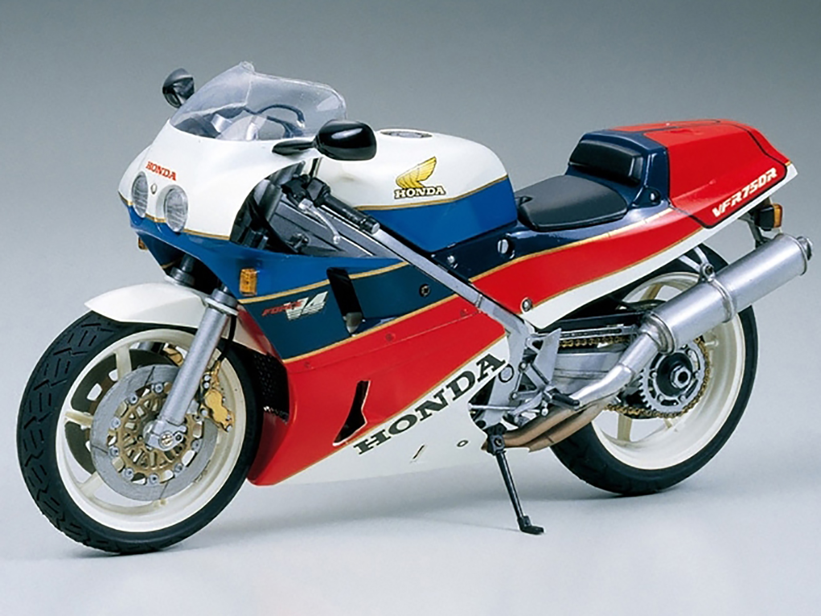 1/12　スパーク　ホンダ　VFR750R　バイク　ミニカー Model Kit Honda VFR750R Motorcycle 1/12 Scale Model by Tamiya