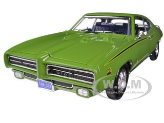 1969 Pontiac GTO Judge Green 1/18 Diecast Car Model by Motormax
