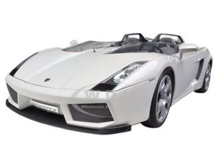 Lamborghini Concept S Pearl White 1/18 Diecast Car Model by Motormax