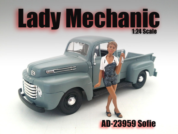 Lady Mechanic Sofie Figure For 1:24 Scale Models by American Diorama