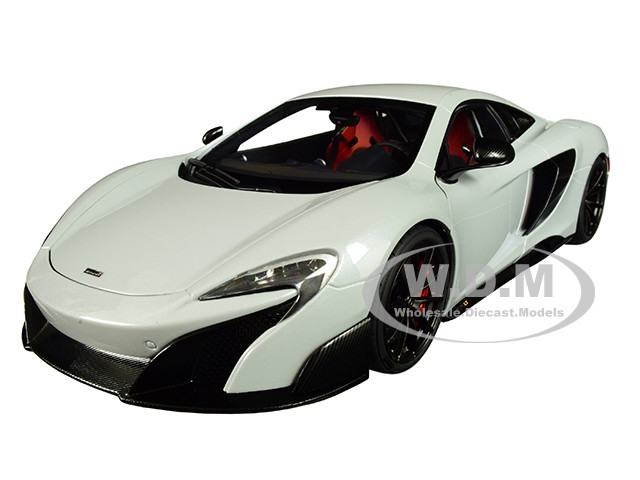 McLaren 675LT Silica White 1/18 Model Car Autoart 76046