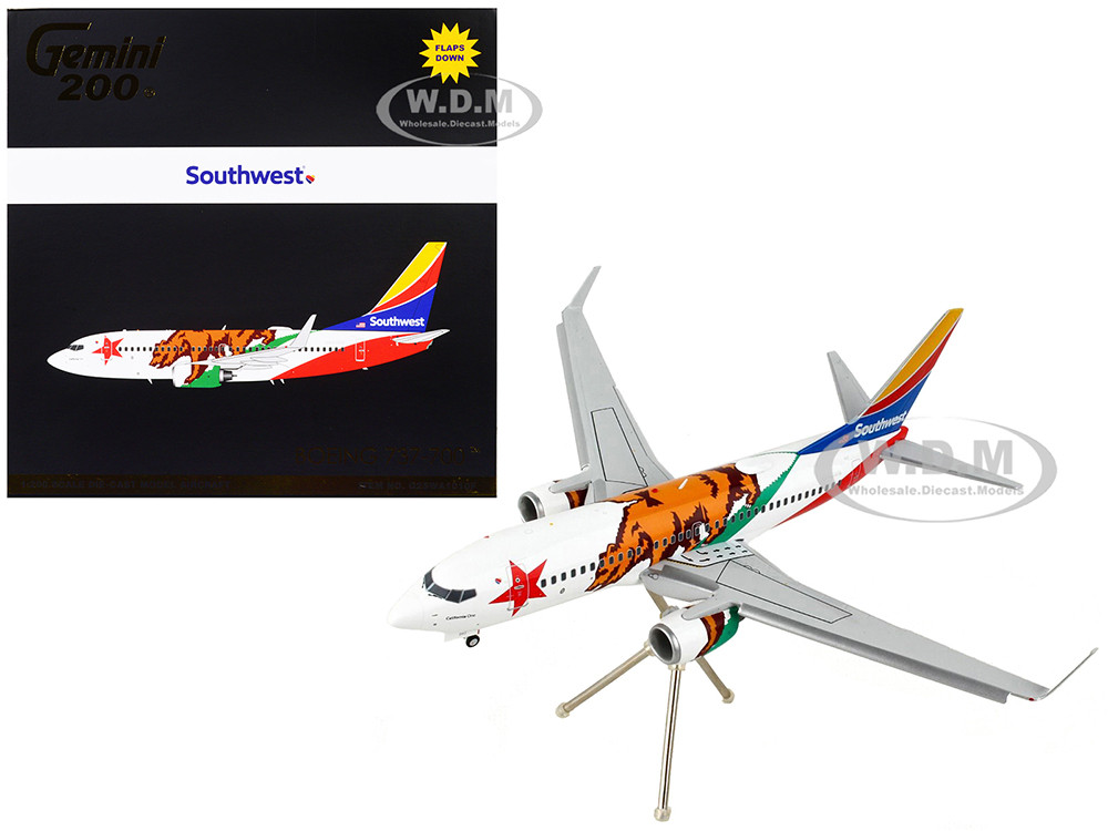 Boeing 737-700 Commercial Aircraft with Flaps Down "Southwest Airlines - California One" California Flag Livery "Gemini 200" Series 1/200 Diecast Mode
